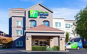 Holiday Inn Express Oakland Airport